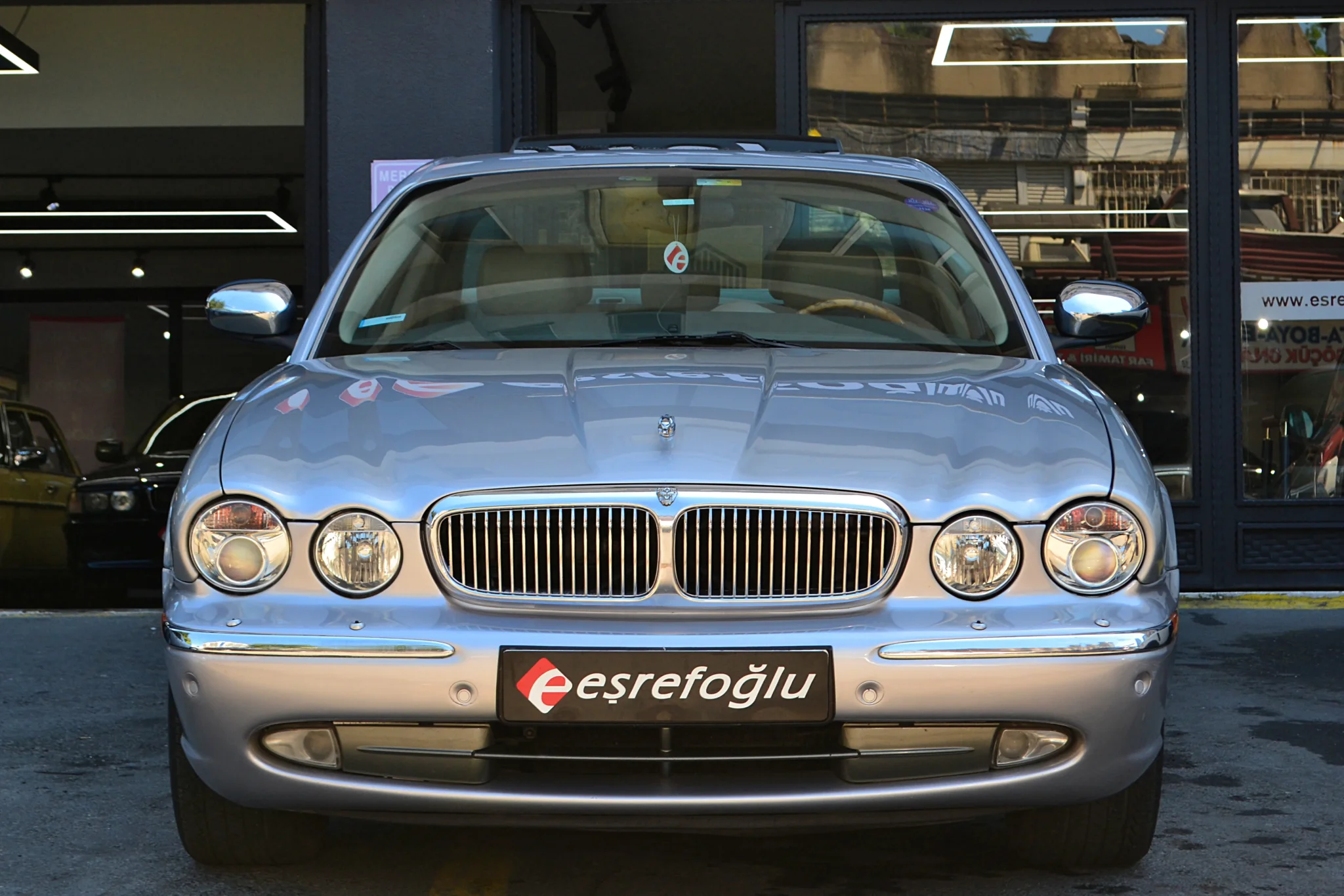 Jaguar XJ6